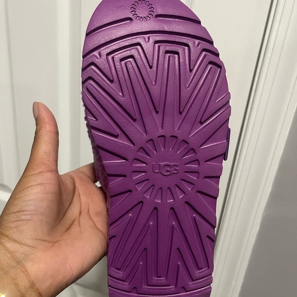 Ugg W Fluffita Slides - Picture 2 of 14